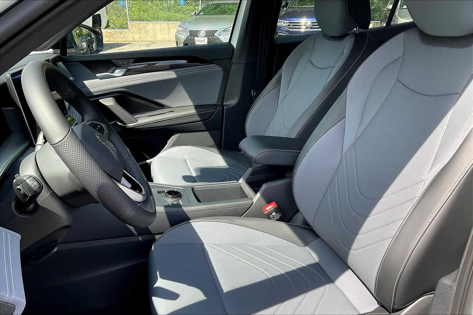 2025 Volkswagen Tiguan SE R-Line Black - Photo 11