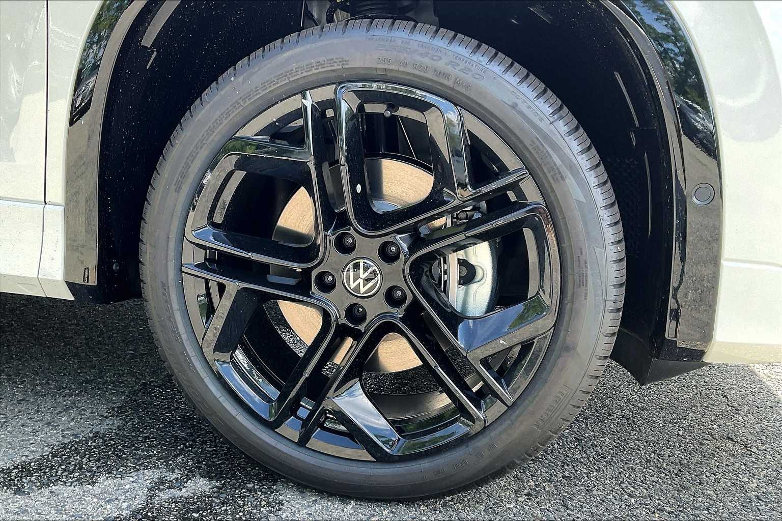 2025 Volkswagen Tiguan SE R-Line Black - Photo 8