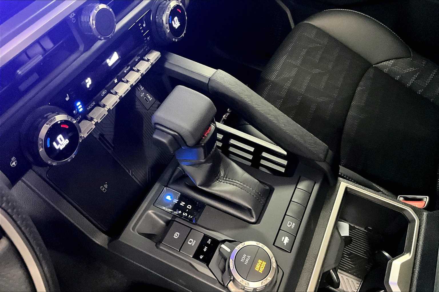 2025 Toyota Tacoma TRD Sport Hybrid - Photo 14