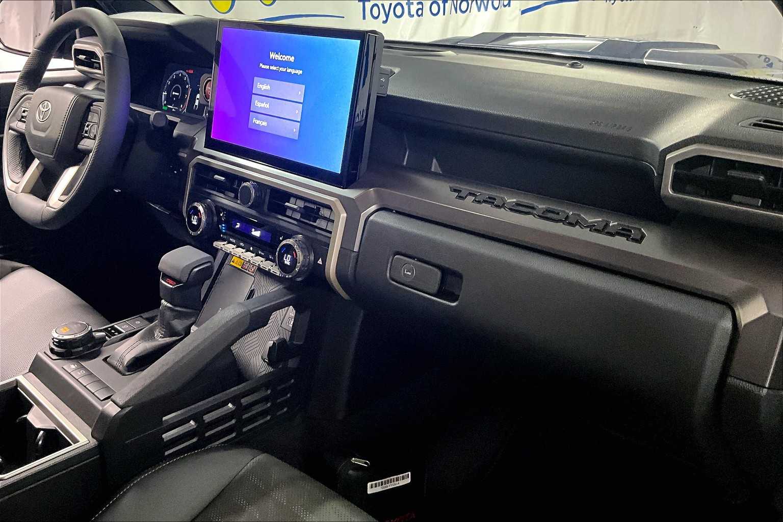 2025 Toyota Tacoma TRD Sport Hybrid - Photo 10