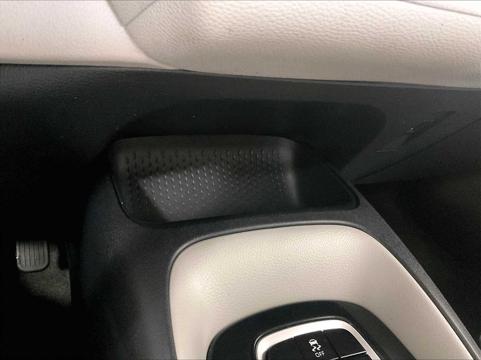 2022 Toyota Corolla LE - Photo 26