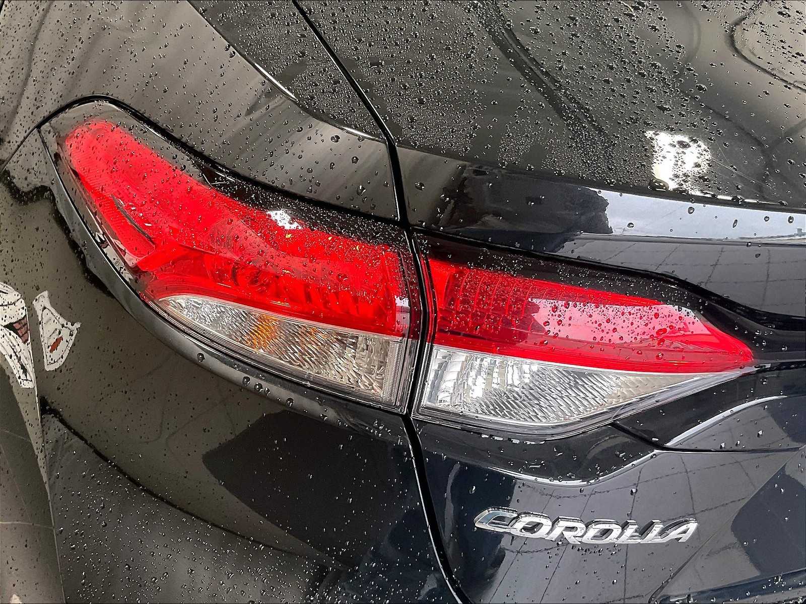 2022 Toyota Corolla LE - Photo 31
