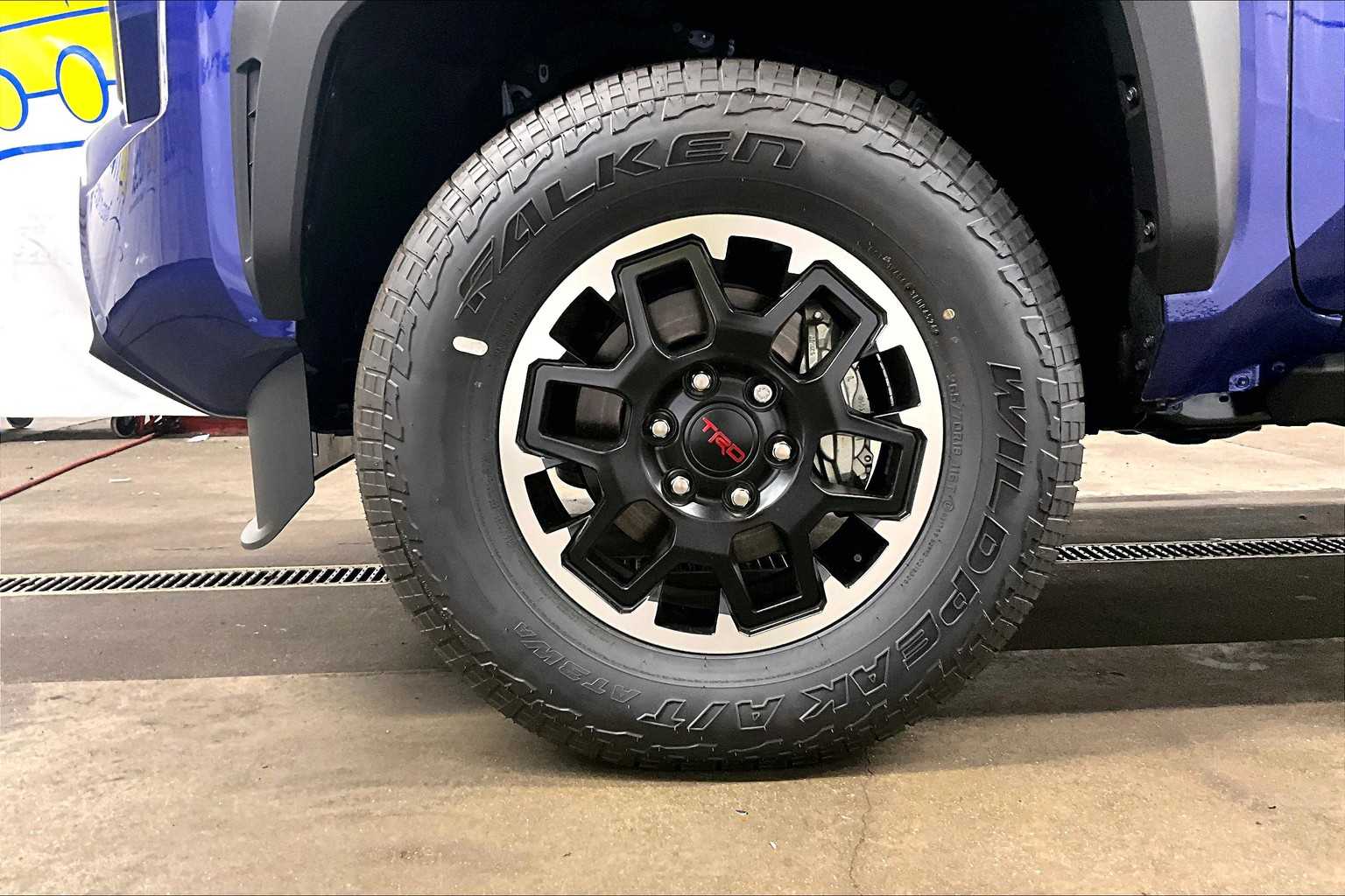 2025 Toyota Tacoma TRD Off Road Hybrid - Photo 8