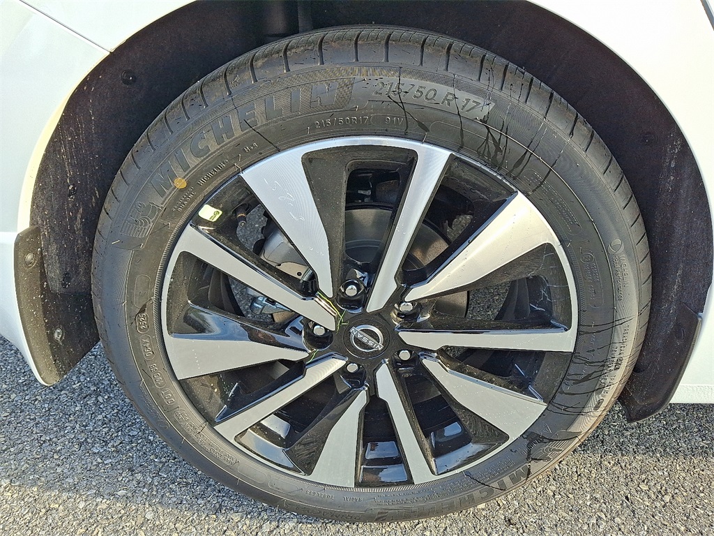 2025 Nissan Sentra SV - Photo 5