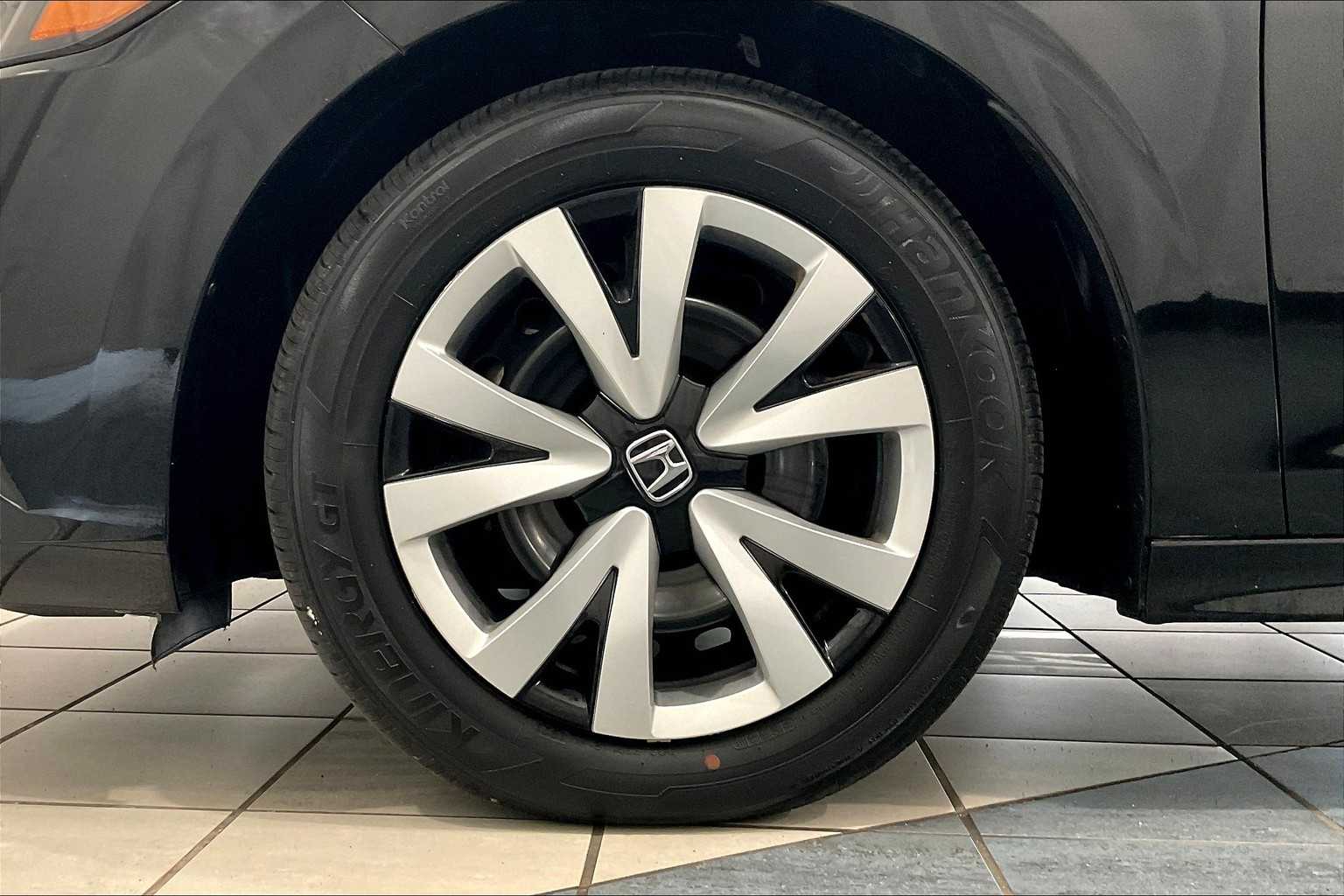 2022 Honda Civic LX - Photo 7