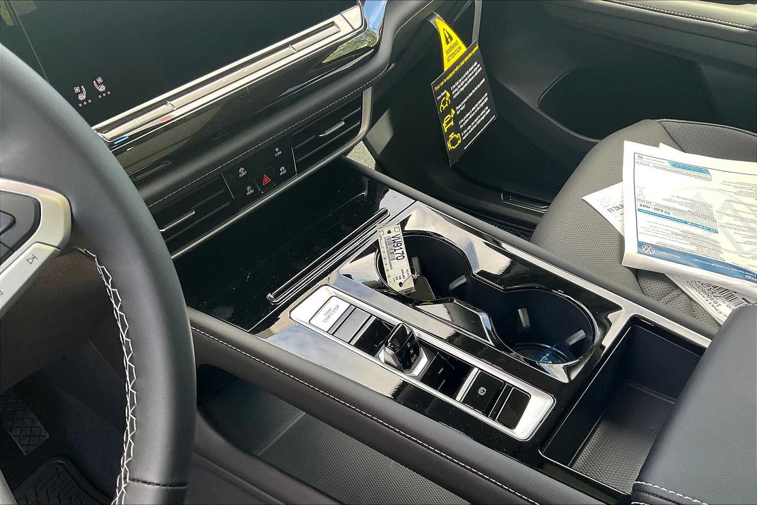 2025 Volkswagen Atlas 2.0T SE w/Technology - Photo 14