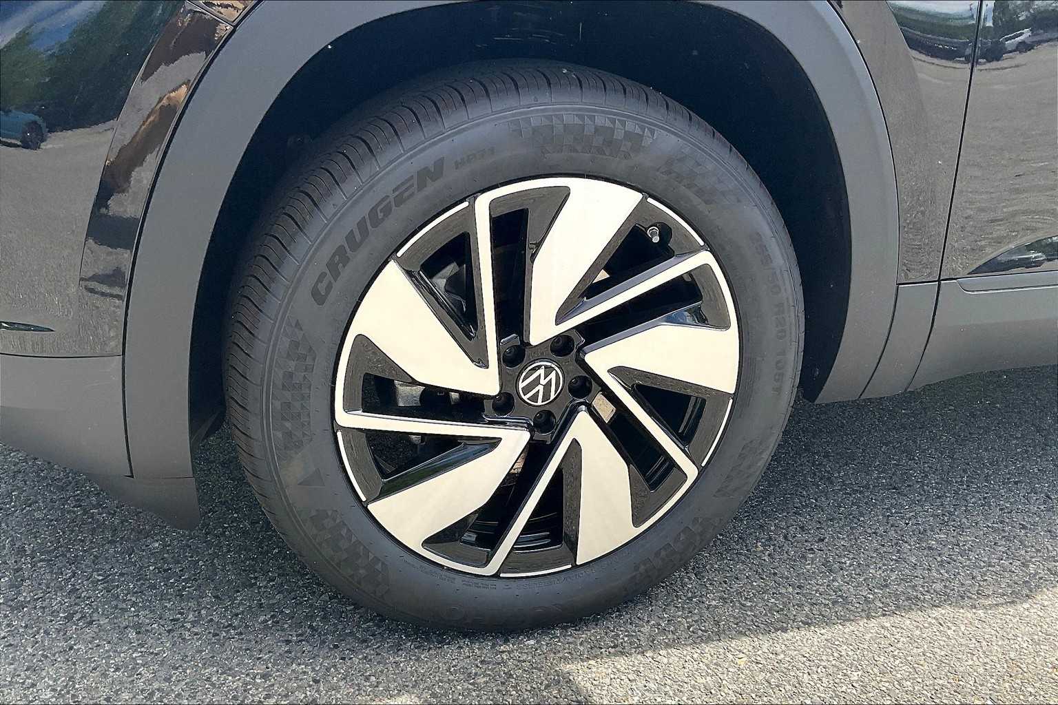2025 Volkswagen Atlas 2.0T SE w/Technology - Photo 8
