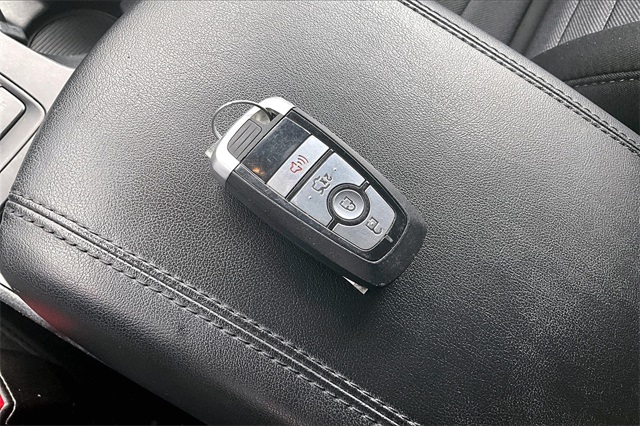2022 Ford Edge SE - Photo 11