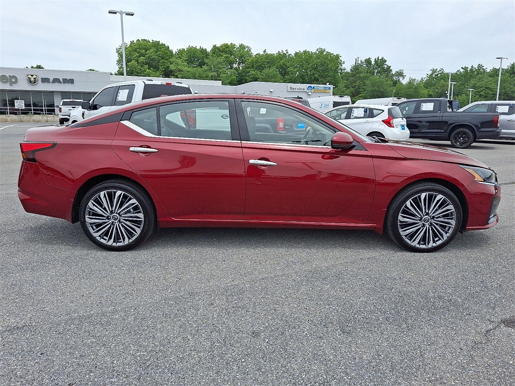 2024 Nissan Altima 2.5 SL - Photo 8