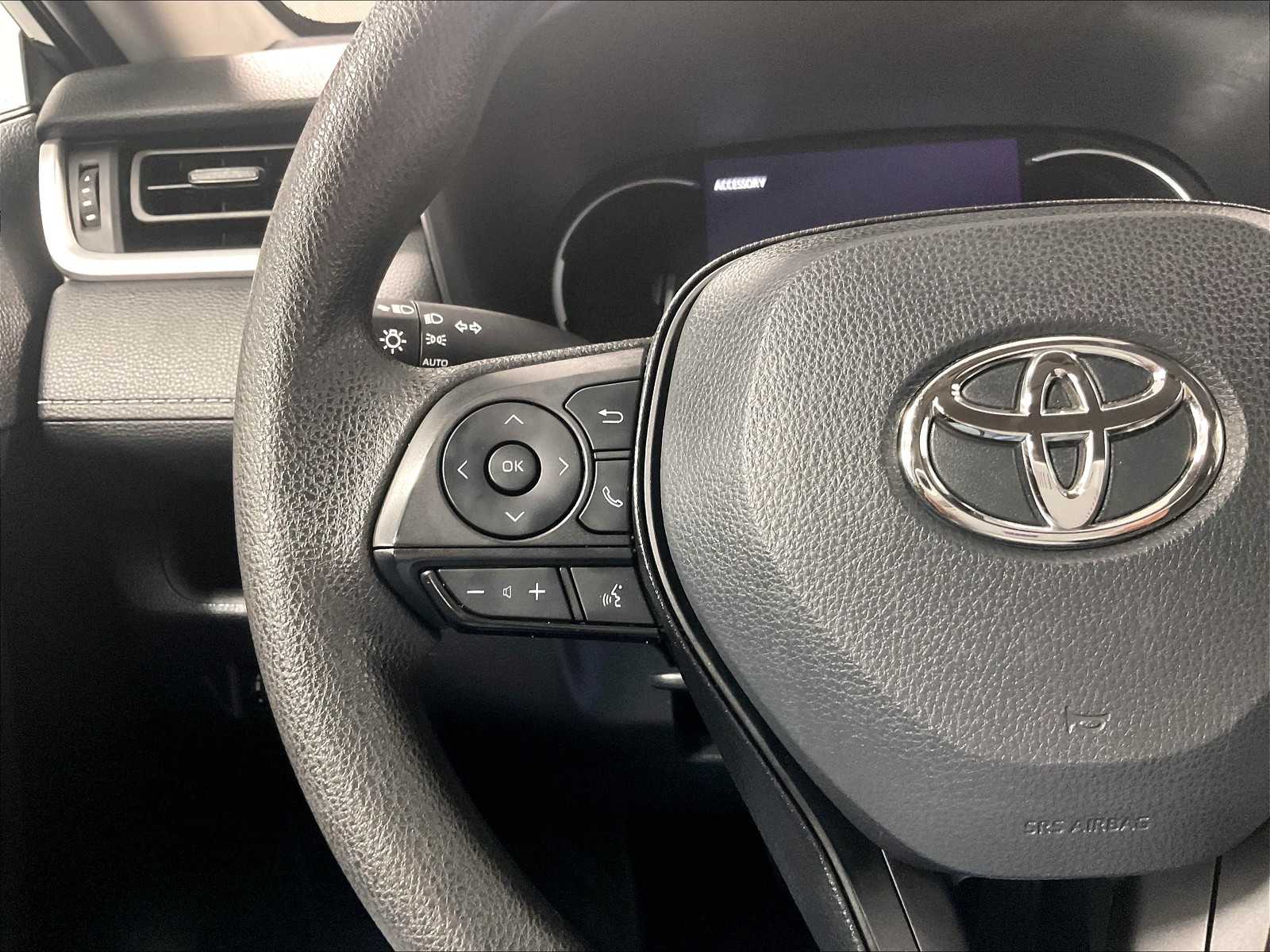 2024 Toyota RAV4 XLE - Photo 22