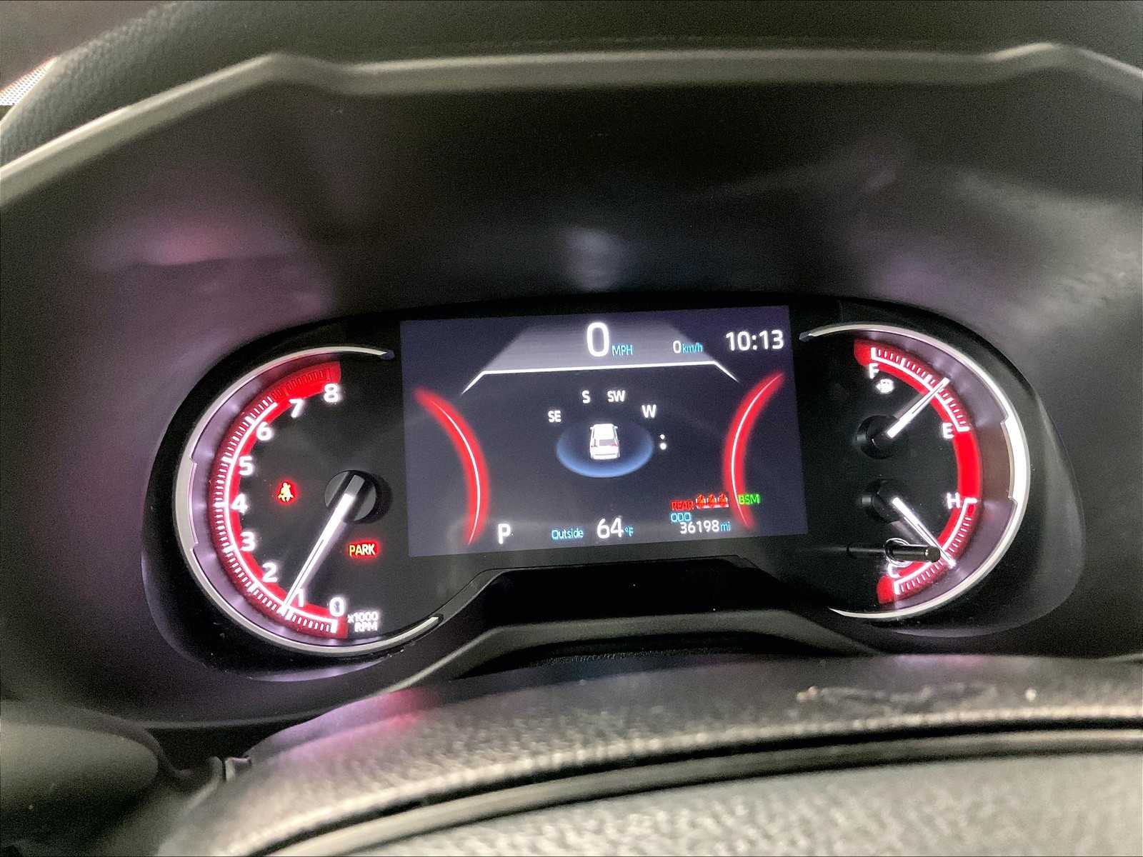 2024 Toyota RAV4 XLE - Photo 24