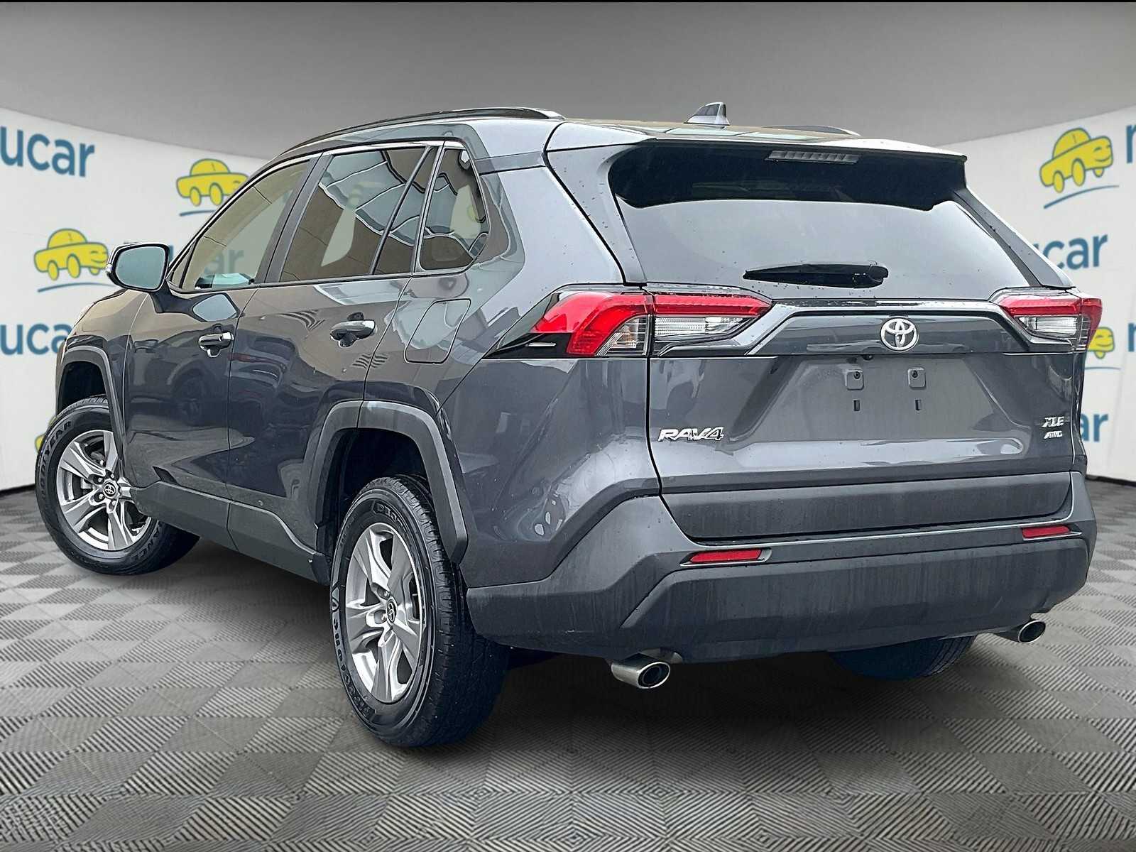 2024 Toyota RAV4 XLE - Photo 4