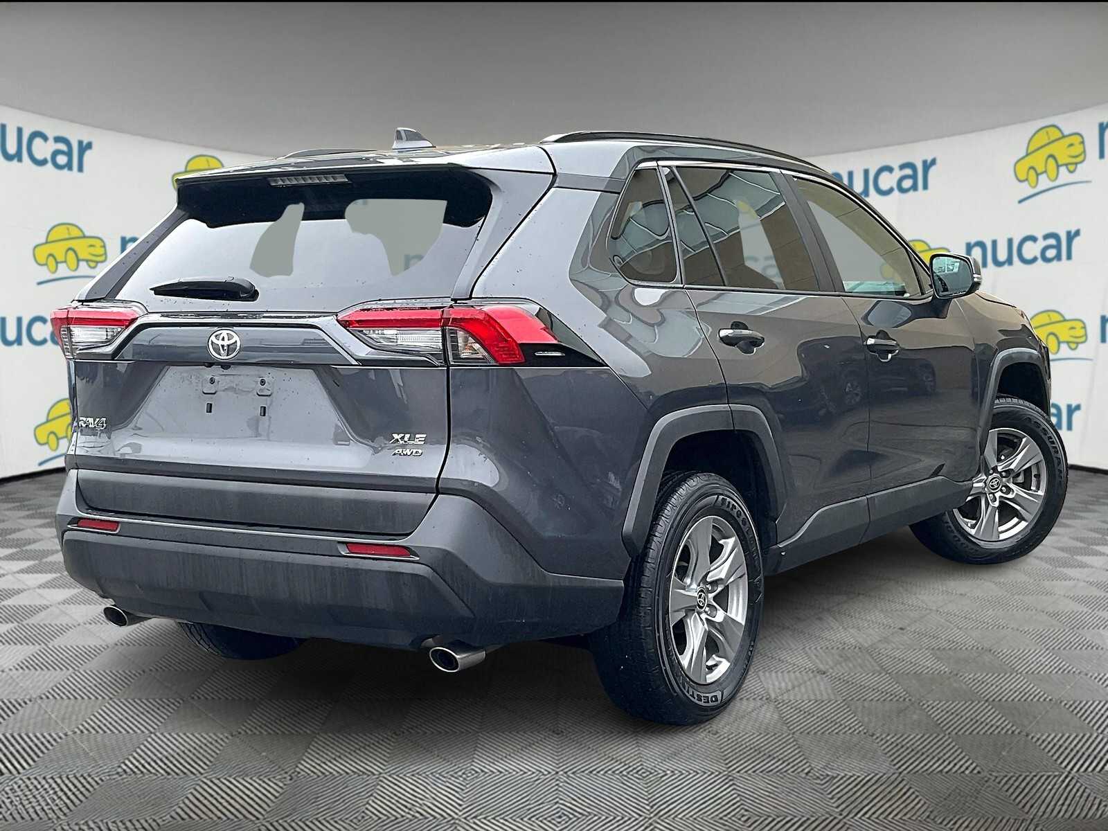2024 Toyota RAV4 XLE - Photo 6
