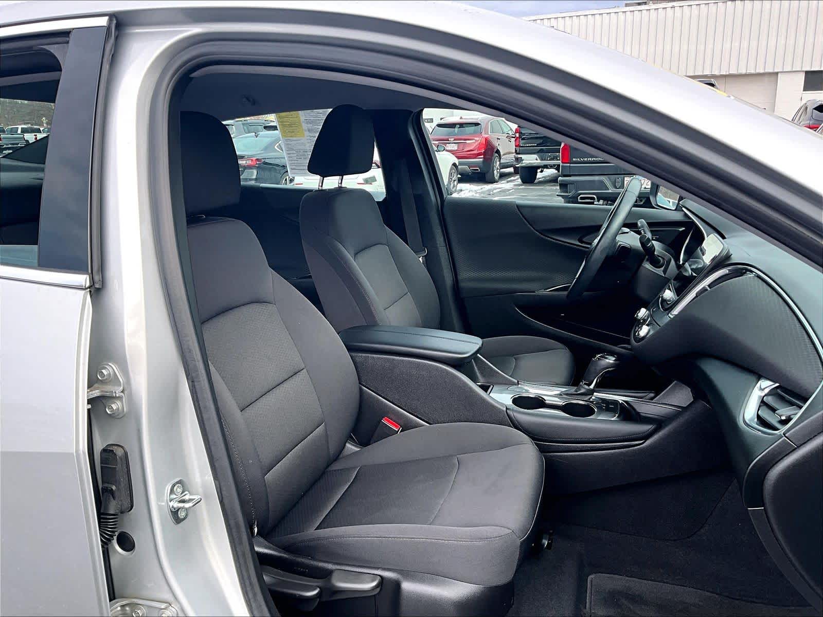 2016 Chevrolet Malibu LT - Photo 11