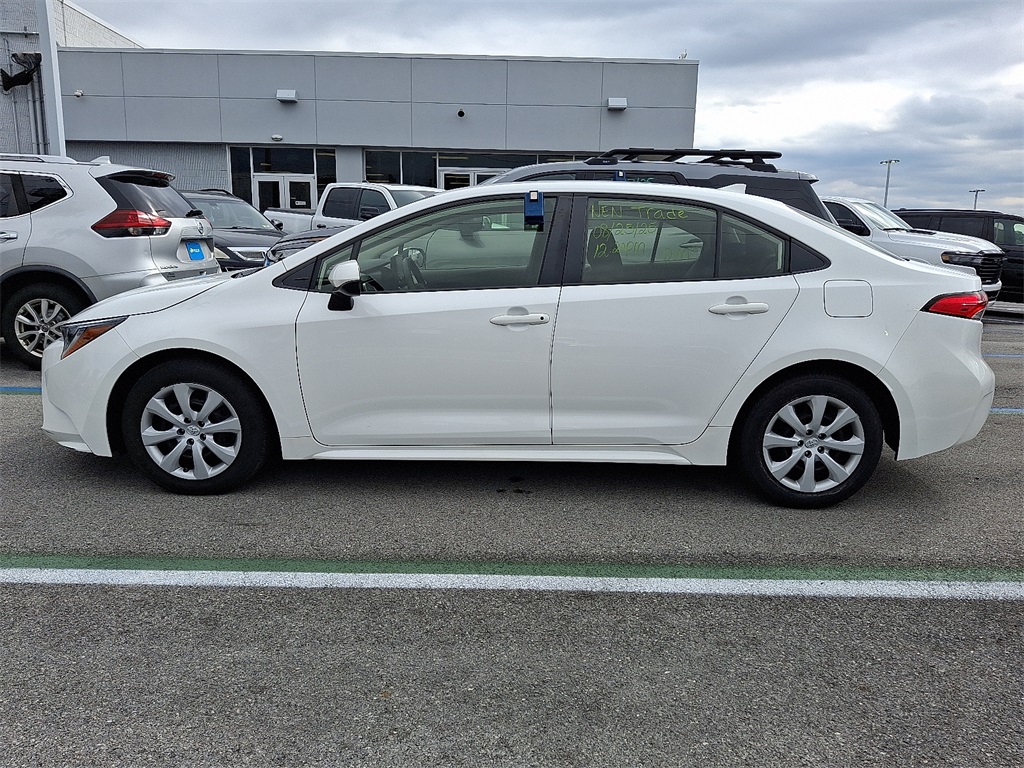 2022 Toyota Corolla LE - Photo 4