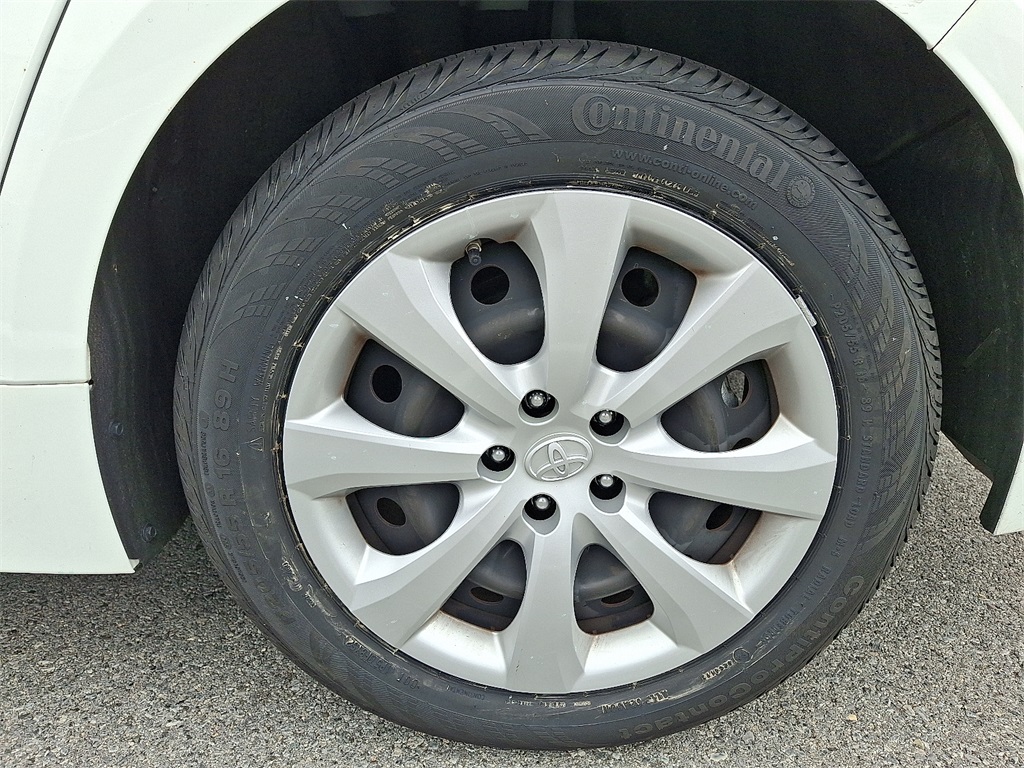2022 Toyota Corolla LE - Photo 8