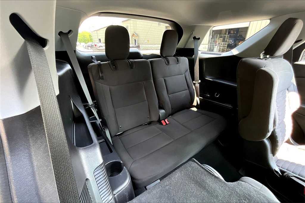 2021 Ford Explorer XLT - Photo 17