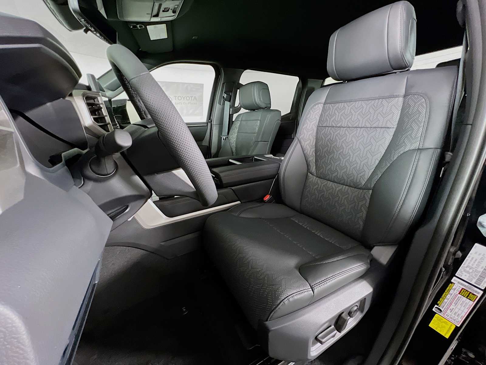 2025 Toyota Tundra Limited Hybrid - Photo 12