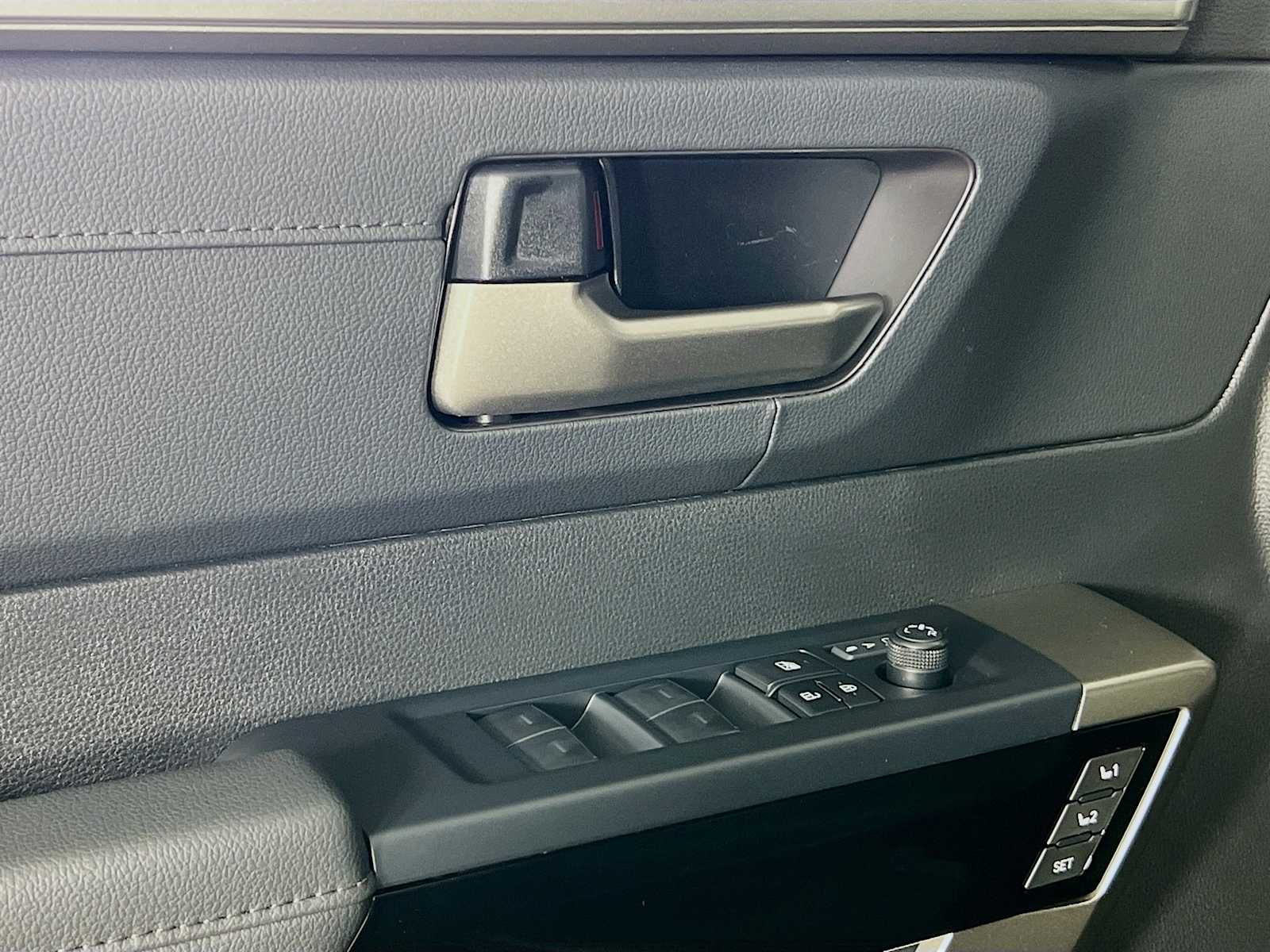 2025 Toyota Tundra Limited Hybrid - Photo 16