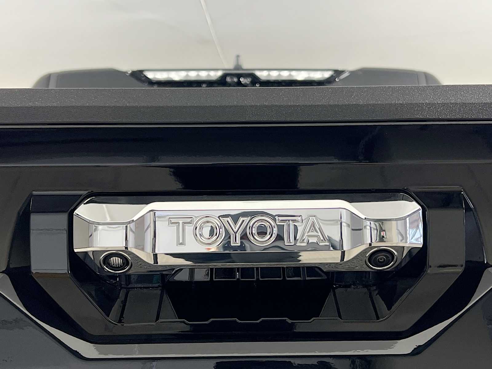 2025 Toyota Tundra Limited Hybrid - Photo 18