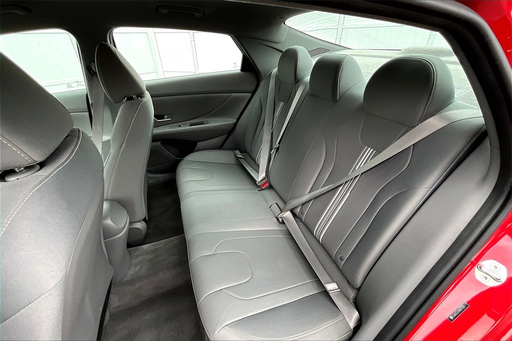 2022 Hyundai Elantra SEL - Photo 15