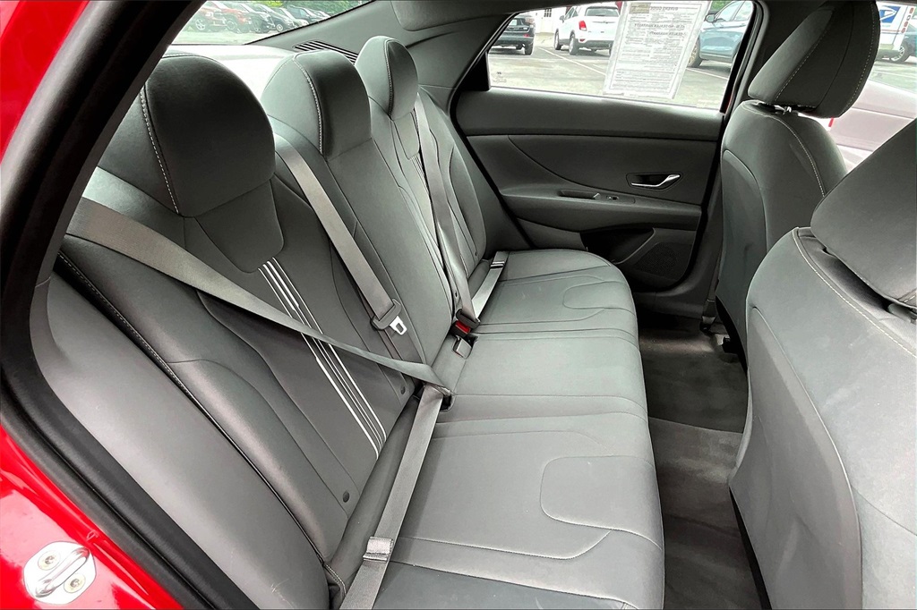 2022 Hyundai Elantra SEL - Photo 16