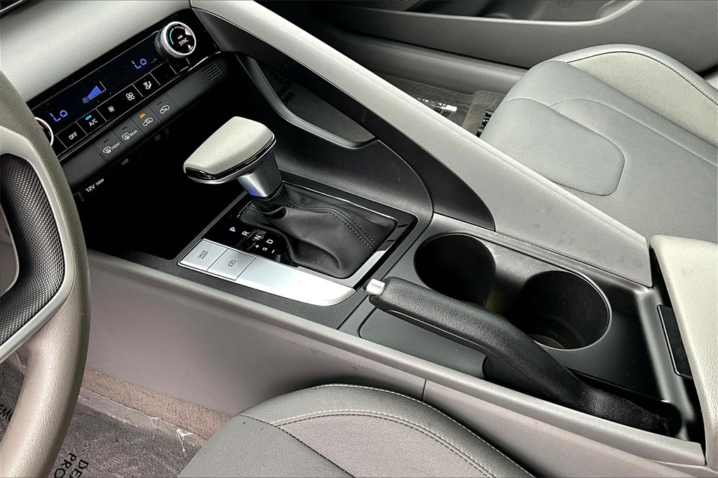 2022 Hyundai Elantra SEL - Photo 20