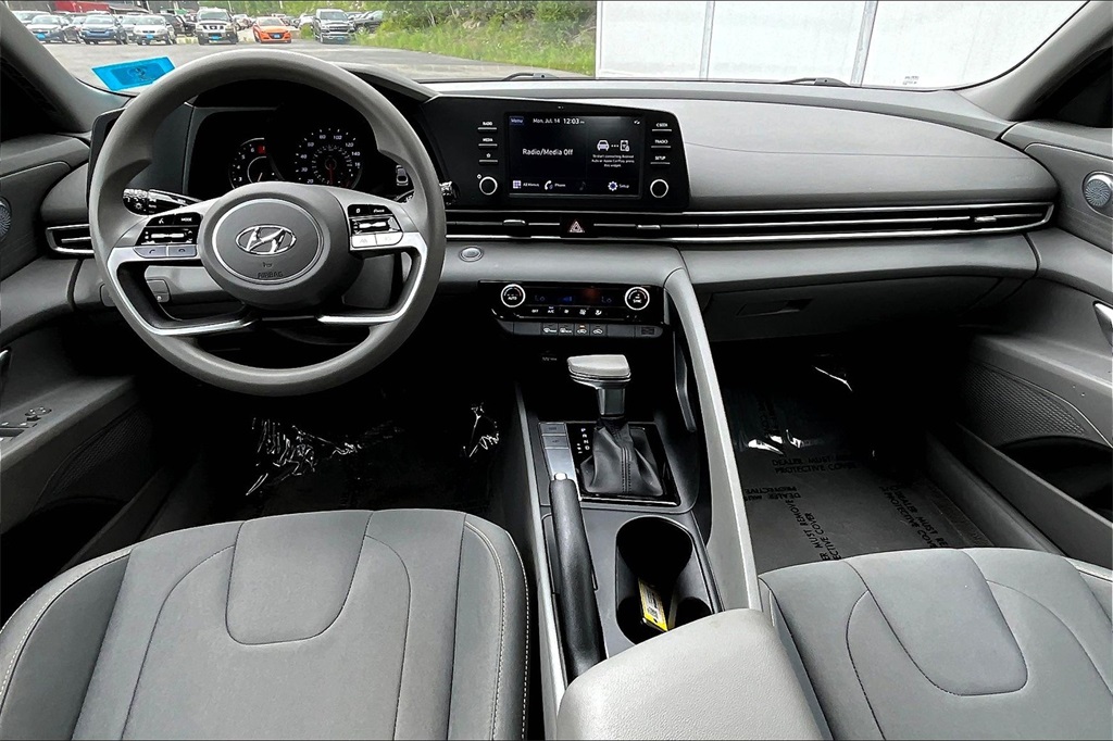 2022 Hyundai Elantra SEL - Photo 21