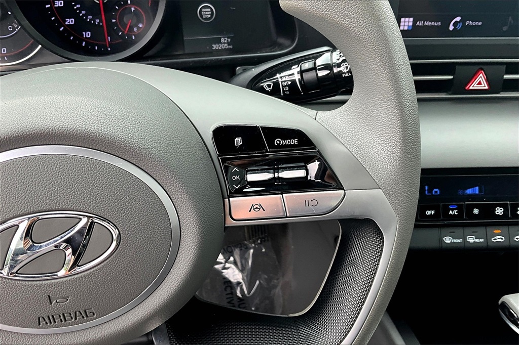 2022 Hyundai Elantra SEL - Photo 23