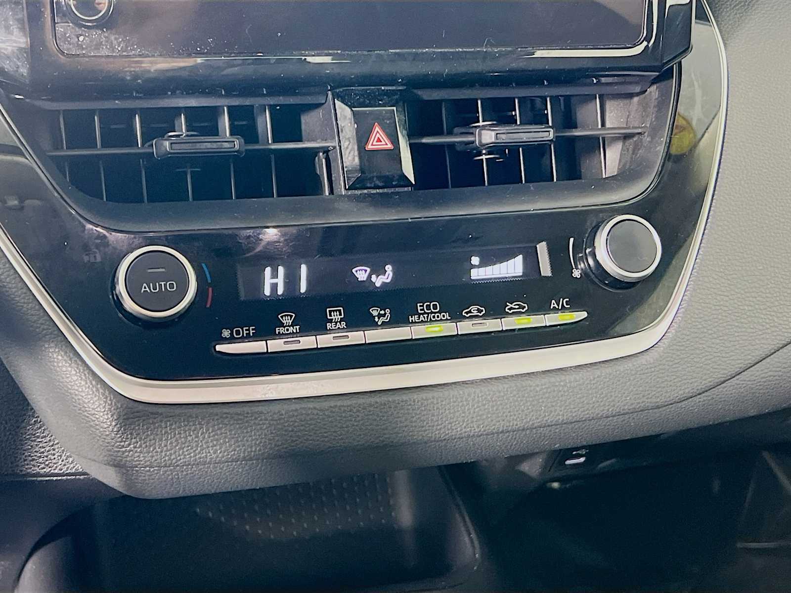 2024 Toyota Corolla LE - Photo 15