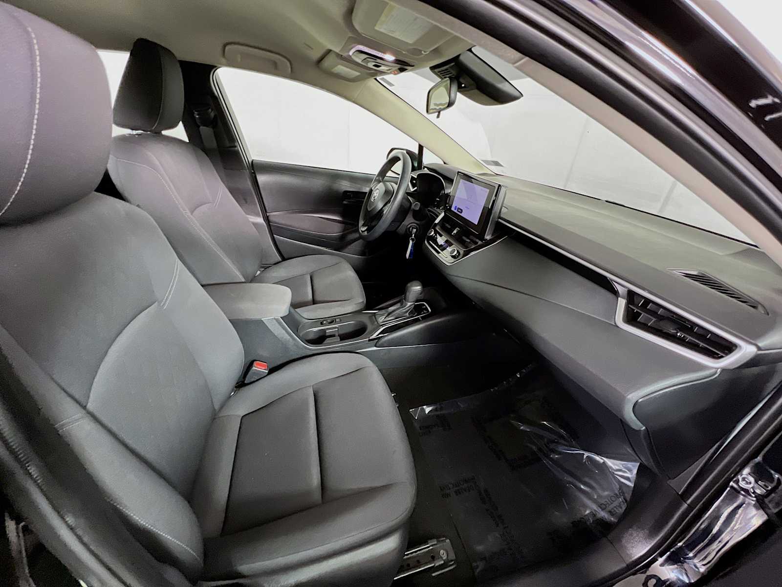 2024 Toyota Corolla LE - Photo 26