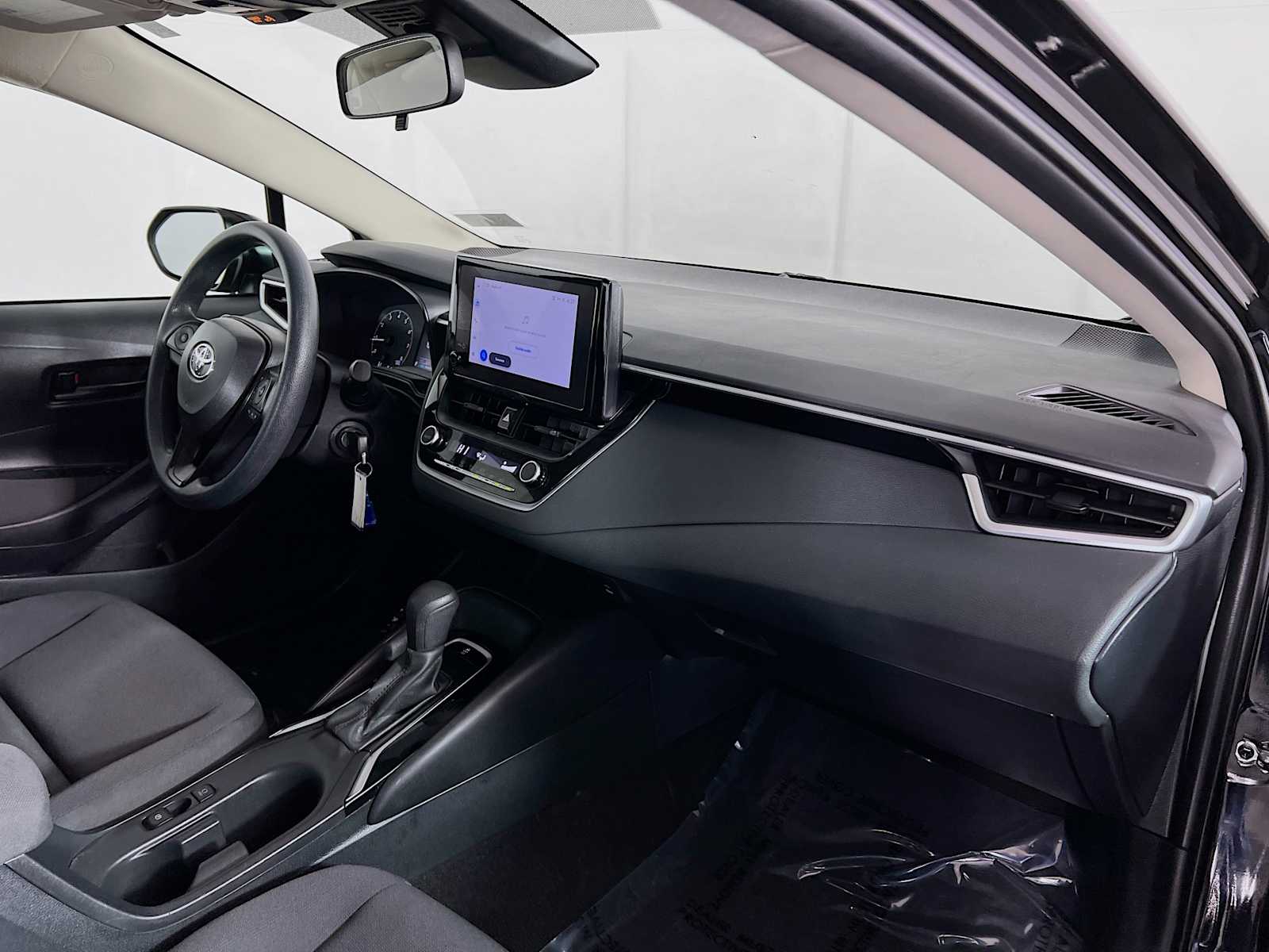 2024 Toyota Corolla LE - Photo 27