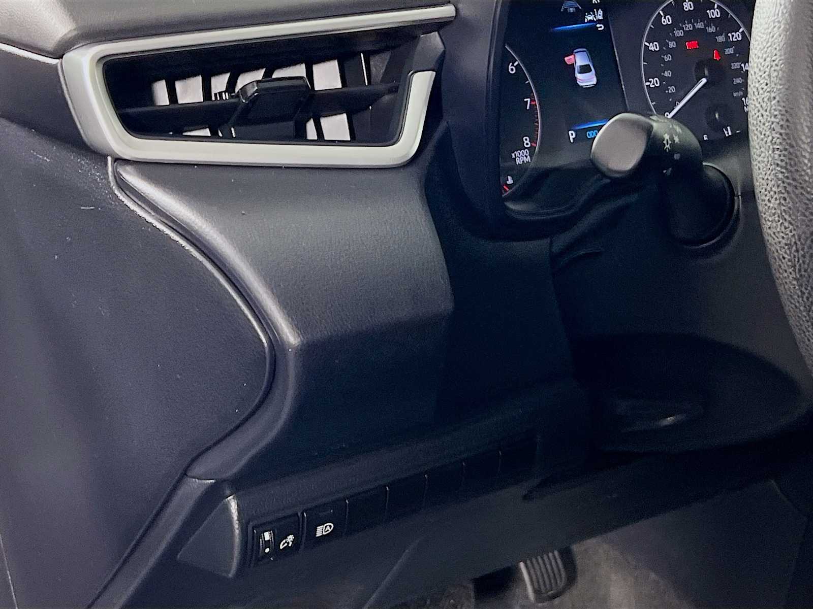 2024 Toyota Corolla LE - Photo 10