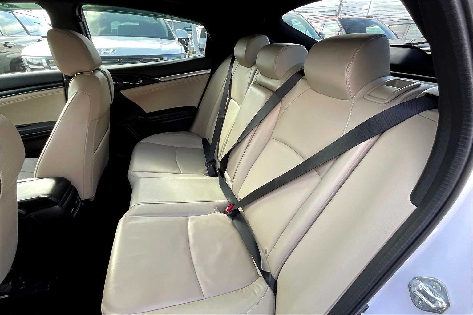 2020 Honda Civic Hatchback Sport Touring - Photo 15