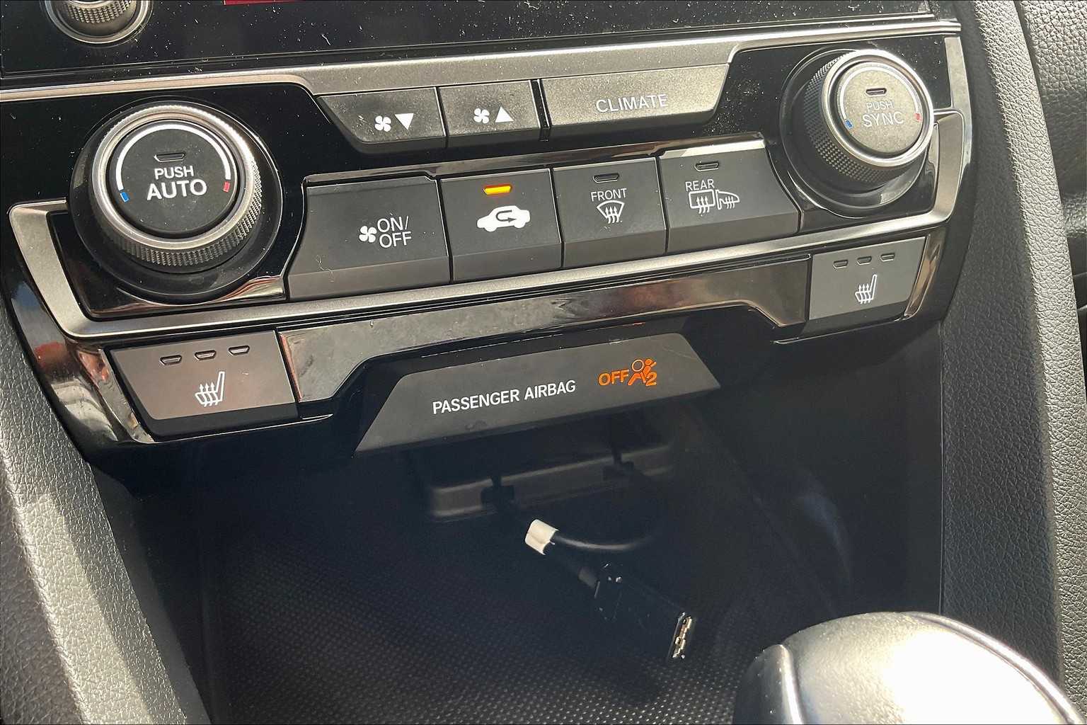 2020 Honda Civic Hatchback Sport Touring - Photo 26