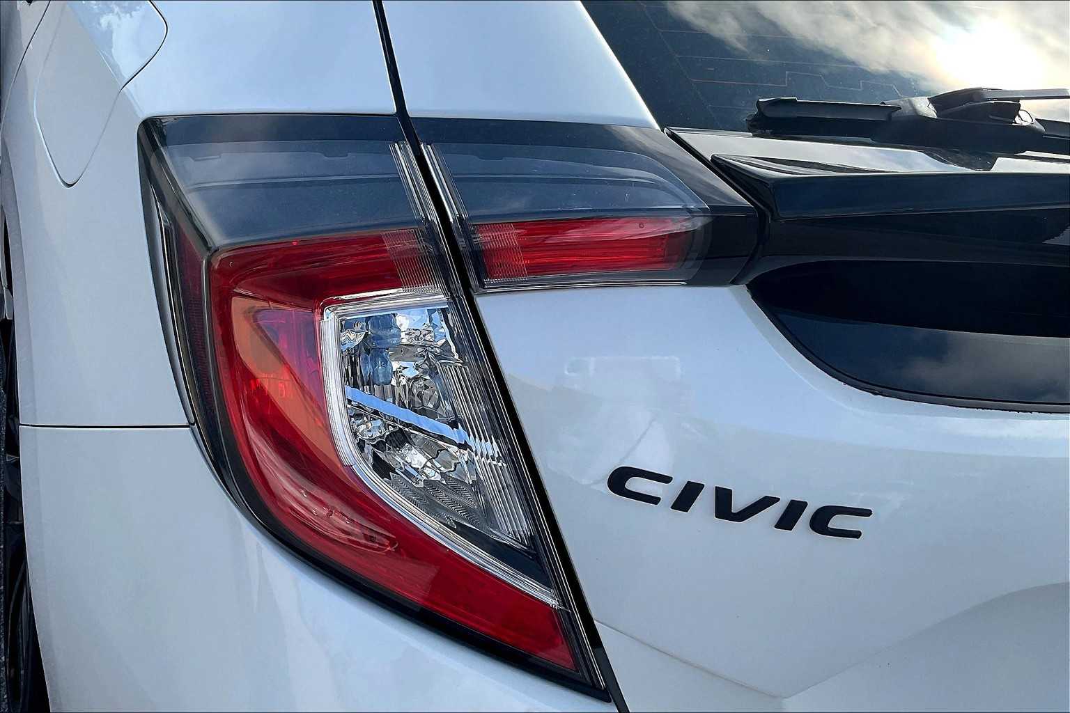 2020 Honda Civic Hatchback Sport Touring - Photo 34