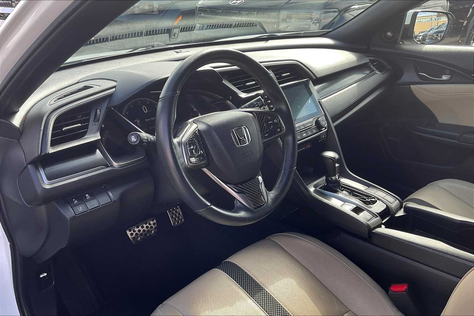 2020 Honda Civic Hatchback Sport Touring - Photo 8