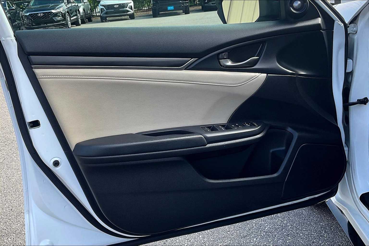 2020 Honda Civic Hatchback Sport Touring - Photo 9