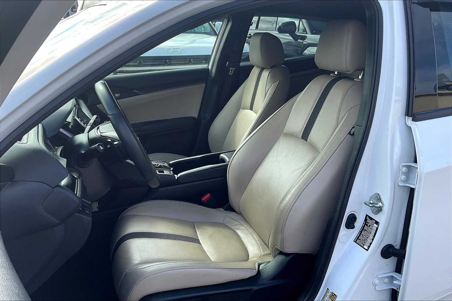 2020 Honda Civic Hatchback Sport Touring - Photo 10