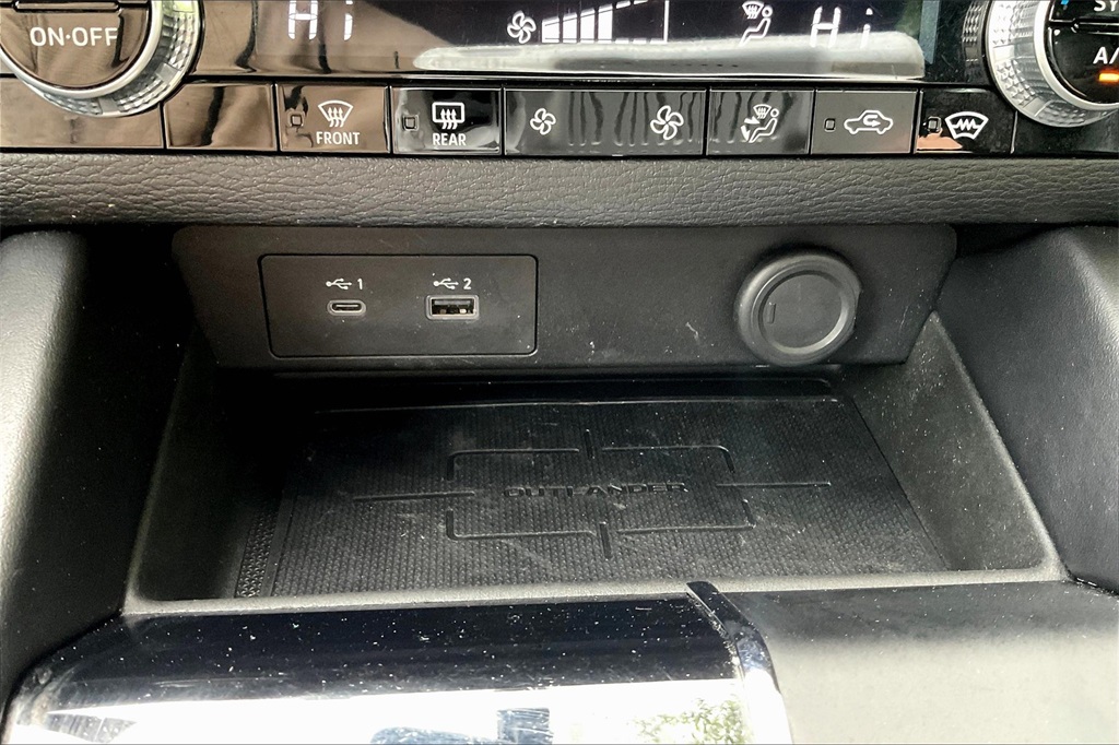 2022 Mitsubishi Outlander ES - Photo 12