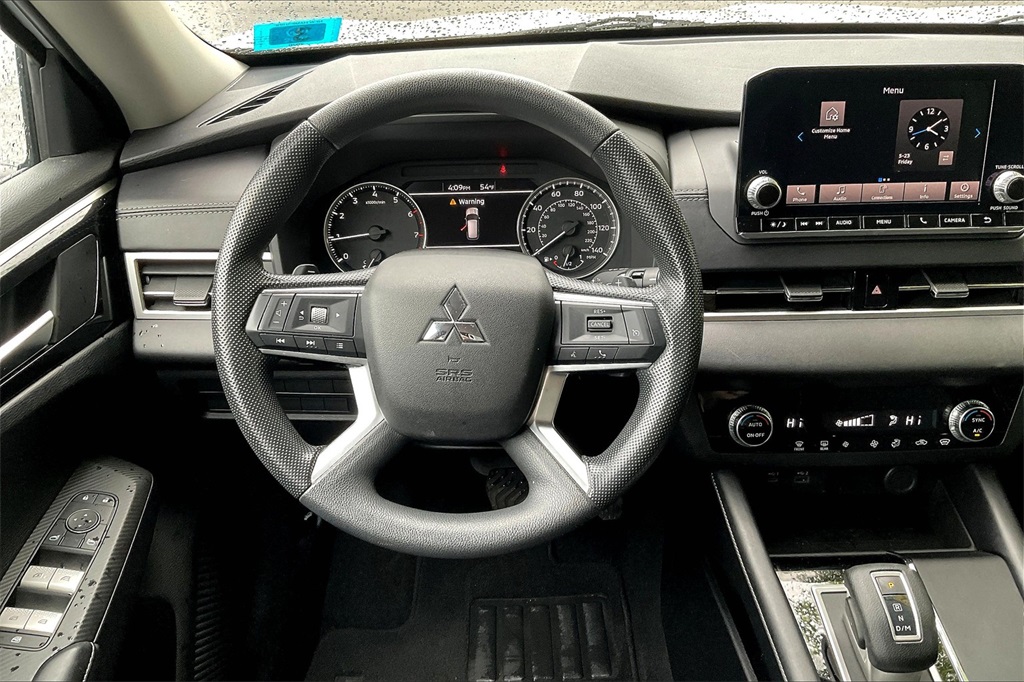 2022 Mitsubishi Outlander ES - Photo 18