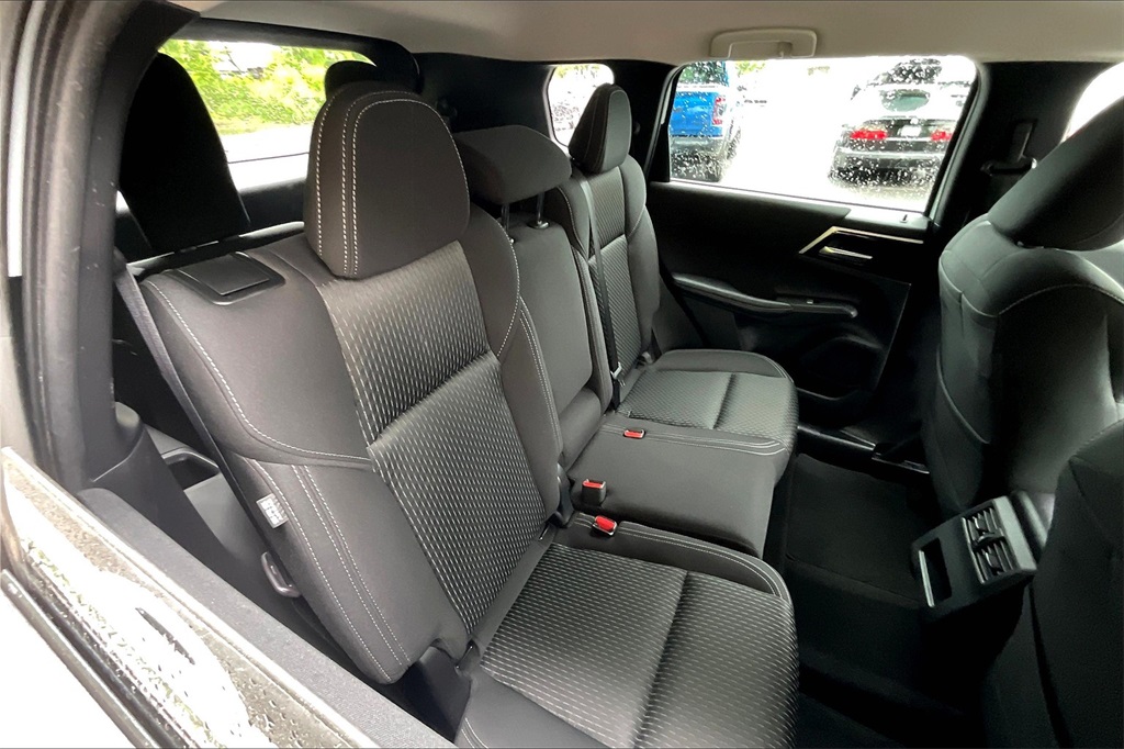 2022 Mitsubishi Outlander ES - Photo 20