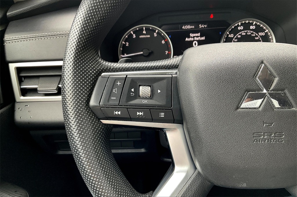 2022 Mitsubishi Outlander ES - Photo 24