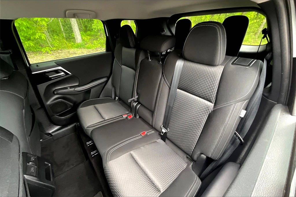 2022 Mitsubishi Outlander ES - Photo 26