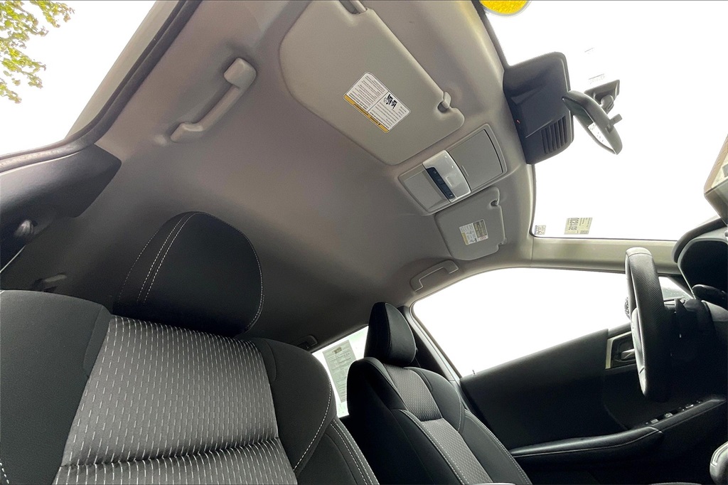 2022 Mitsubishi Outlander ES - Photo 7