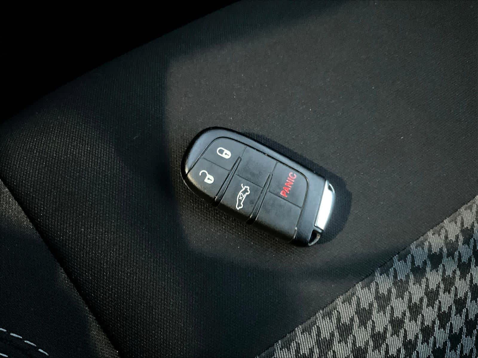 2015 Dodge Challenger R/T - Photo 29