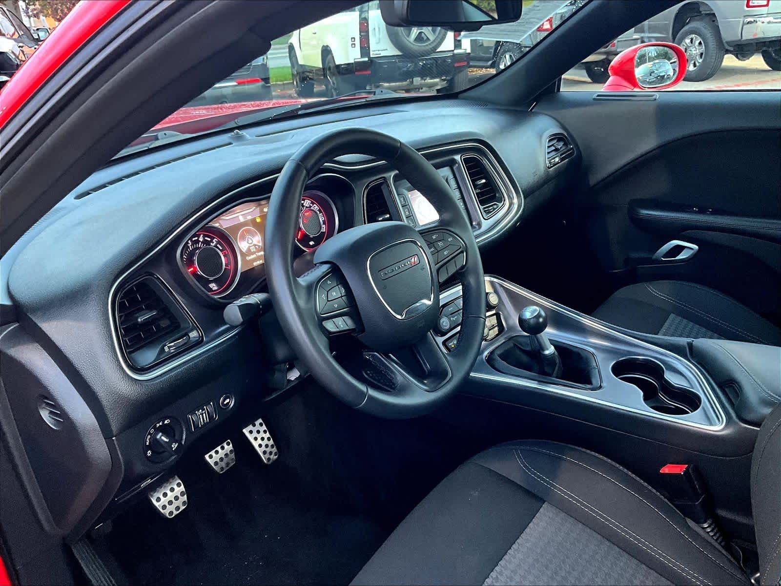 2015 Dodge Challenger R/T - Photo 8