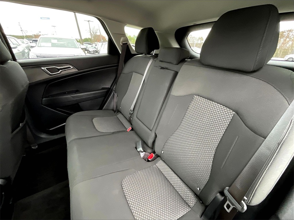 2023 Kia Sportage Hybrid LX - Photo 14