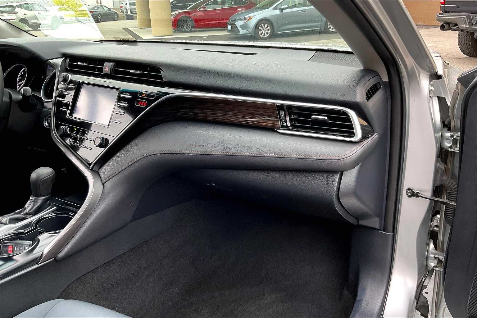 2018 Toyota Camry LE - Photo 13