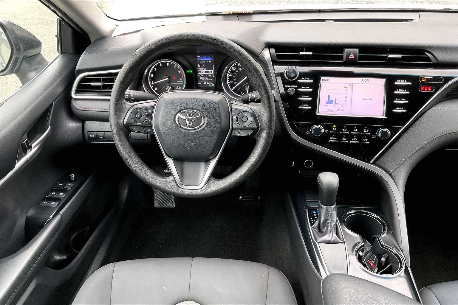 2018 Toyota Camry LE - Photo 17